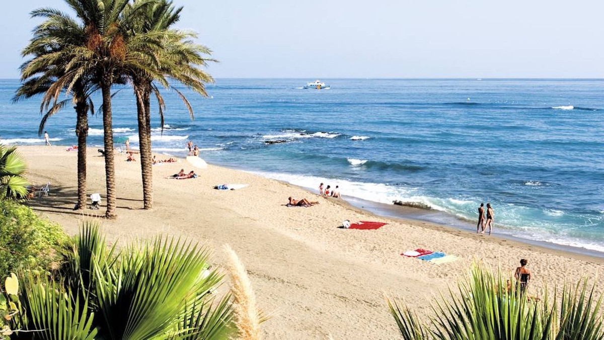 4 Bed Apartment for sale in Benalmadena Costa Del Sol, Málaga, Spain