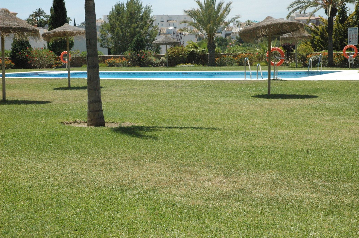 4 Bed Apartment for sale in Benalmadena Costa Del Sol, Málaga, Spain