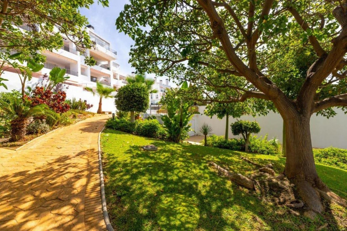 4 Bed Apartment for sale in Benalmadena Costa Del Sol, Málaga, Spain
