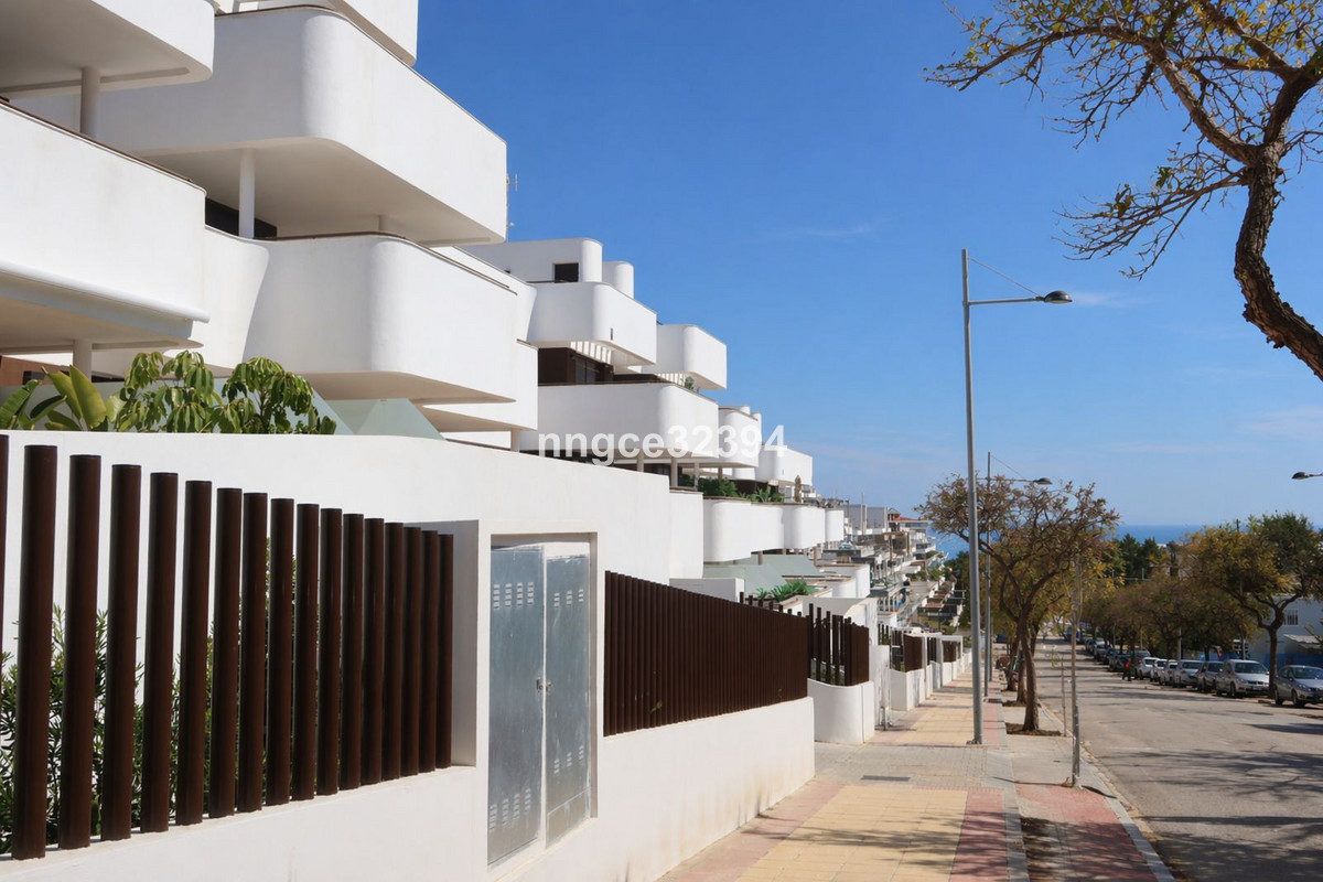 3 Bed Apartment for sale in Estepona Costa Del Sol, Málaga, Spain