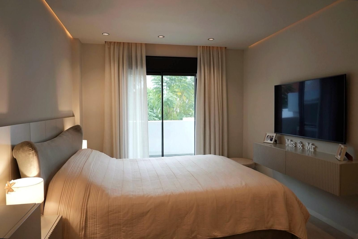 3 Bed Apartment for sale in Nueva Andalucía Costa Del Sol, Málaga, Spain