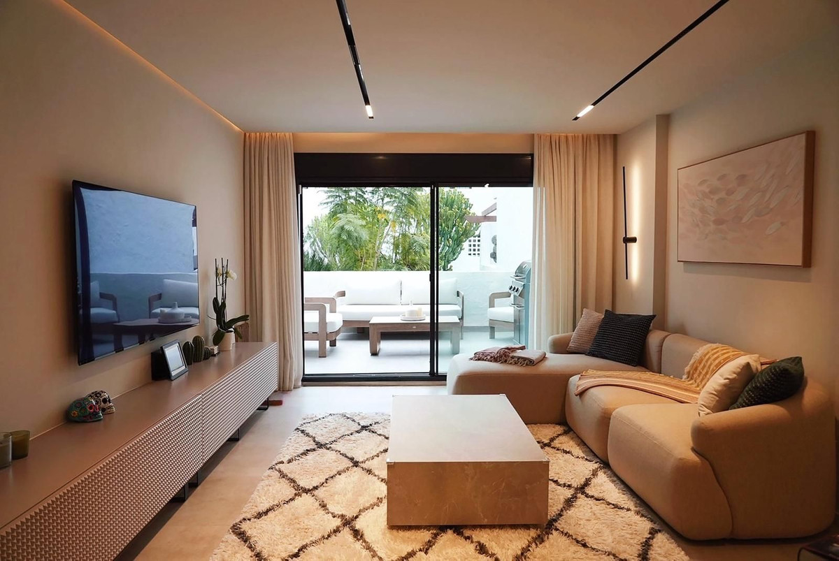 3 Bed Apartment for sale in Nueva Andalucía Costa Del Sol, Málaga, Spain