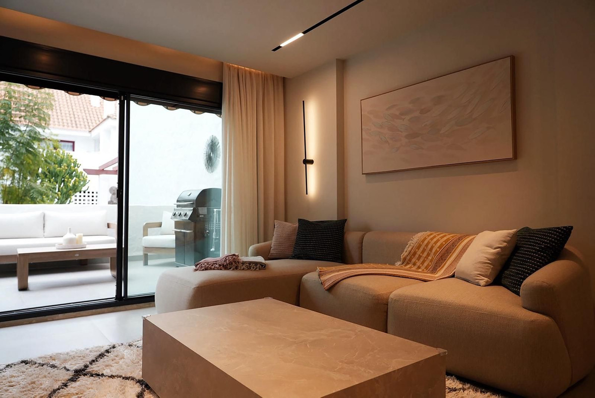 3 Bed Apartment for sale in Nueva Andalucía Costa Del Sol, Málaga, Spain