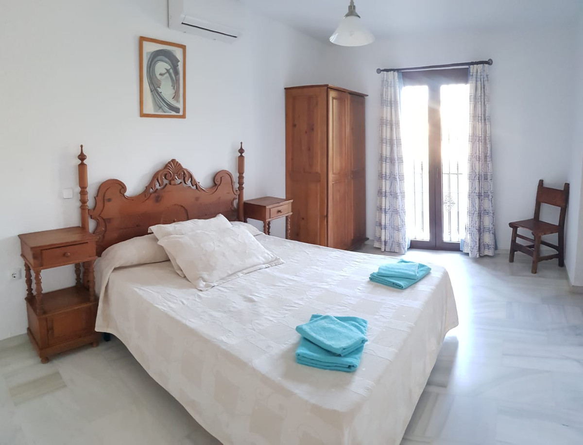 7 Bed Townhouse for sale in Alhaurín De La Torre Costa Del Sol, Málaga, Spain