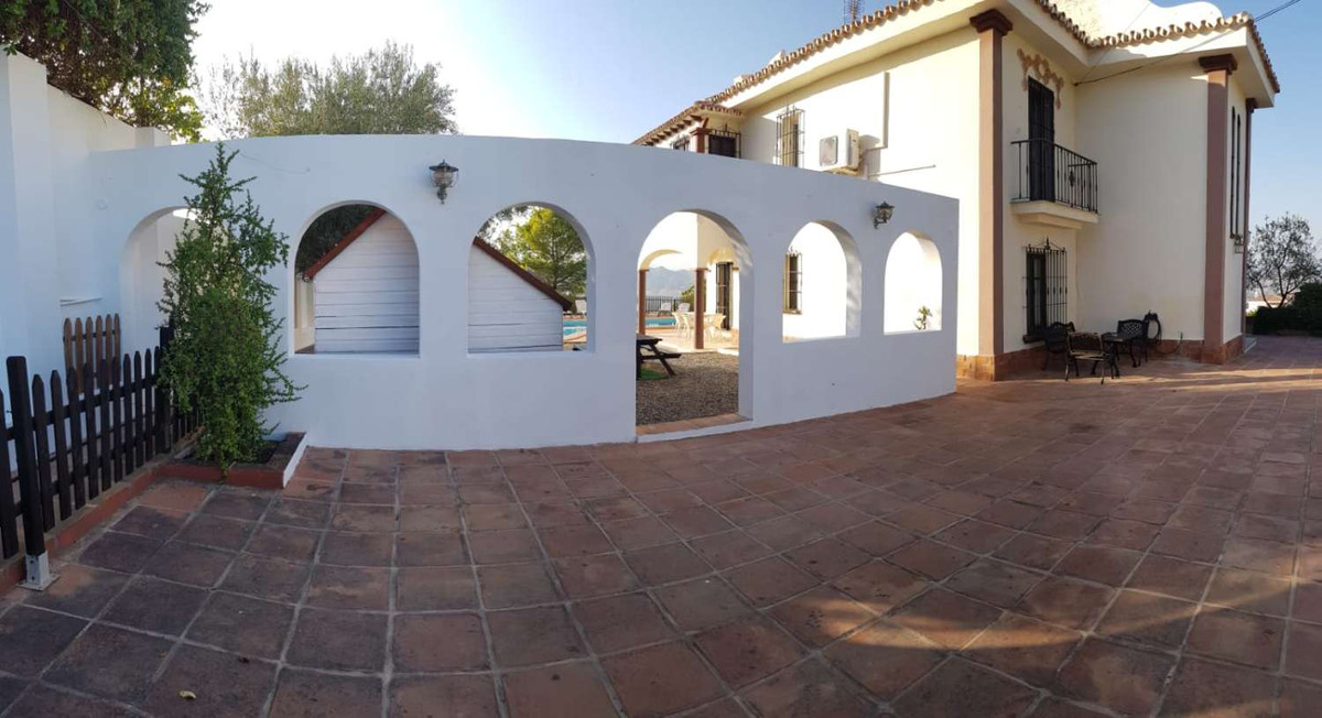 7 Bed Townhouse for sale in Alhaurín De La Torre Costa Del Sol, Málaga, Spain