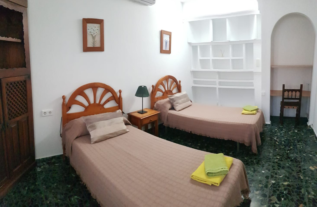 7 Bed Townhouse for sale in Alhaurín De La Torre Costa Del Sol, Málaga, Spain