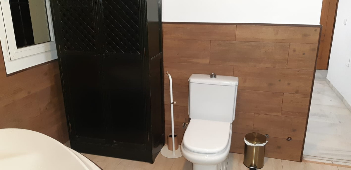 7 Bed Townhouse for sale in Alhaurín De La Torre Costa Del Sol, Málaga, Spain