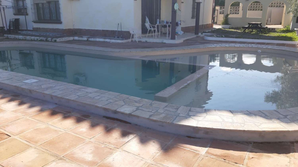 7 Bed Townhouse for sale in Alhaurín De La Torre Costa Del Sol, Málaga, Spain