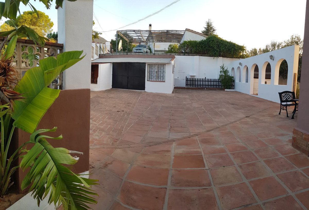 7 Bed Townhouse for sale in Alhaurín De La Torre Costa Del Sol, Málaga, Spain