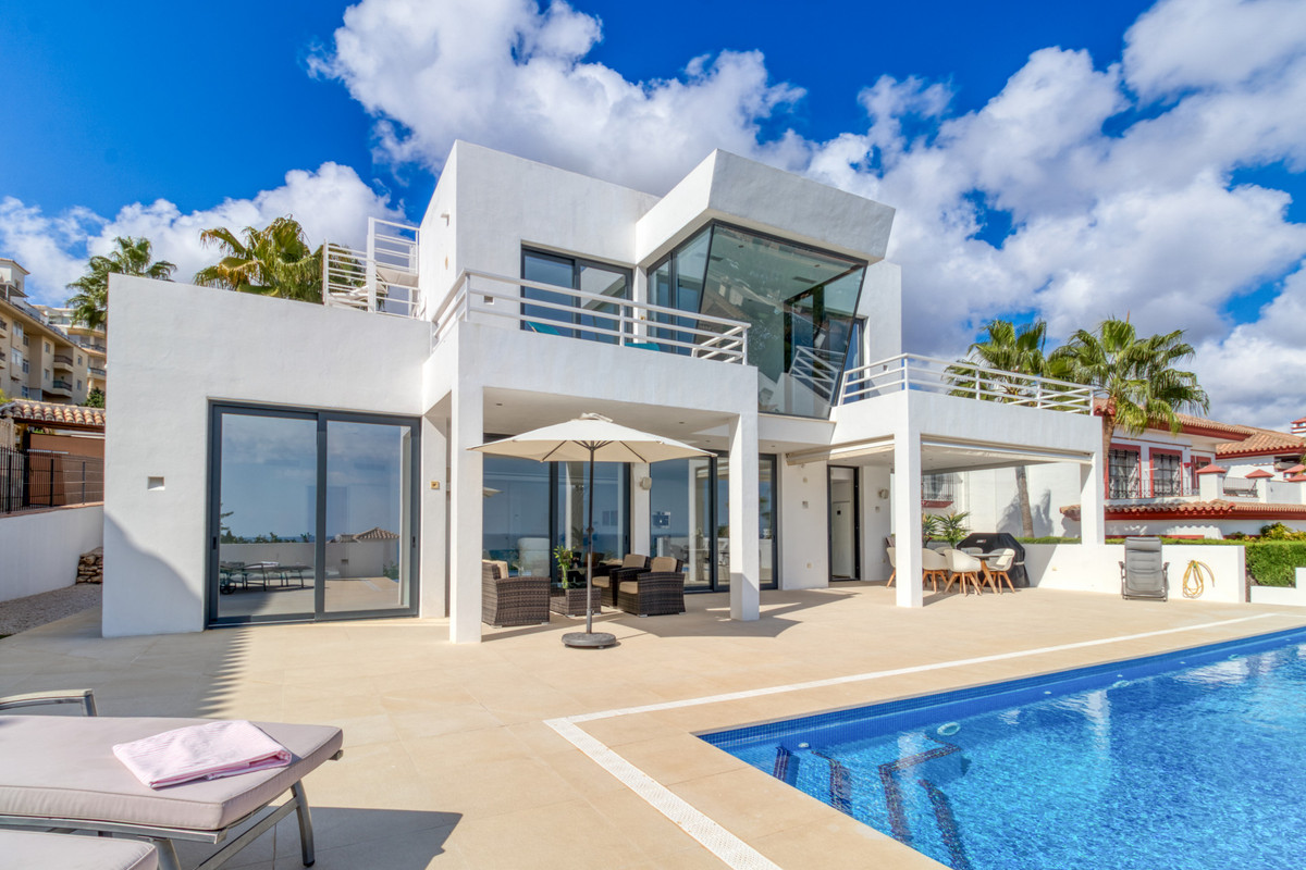 4 Bed Townhouse for sale in La Cala De Mijas Costa Del Sol, Málaga, Spain
