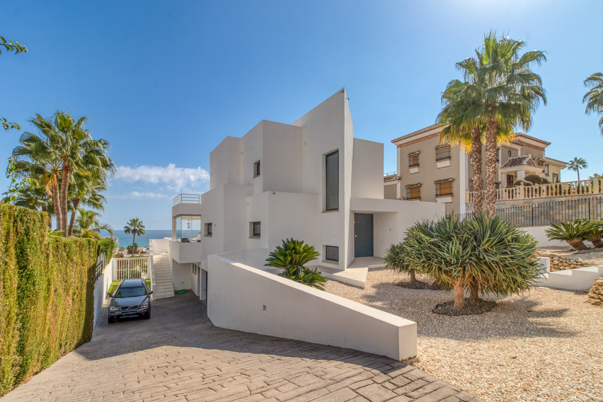4 Bed Townhouse for sale in La Cala De Mijas Costa Del Sol, Málaga, Spain
