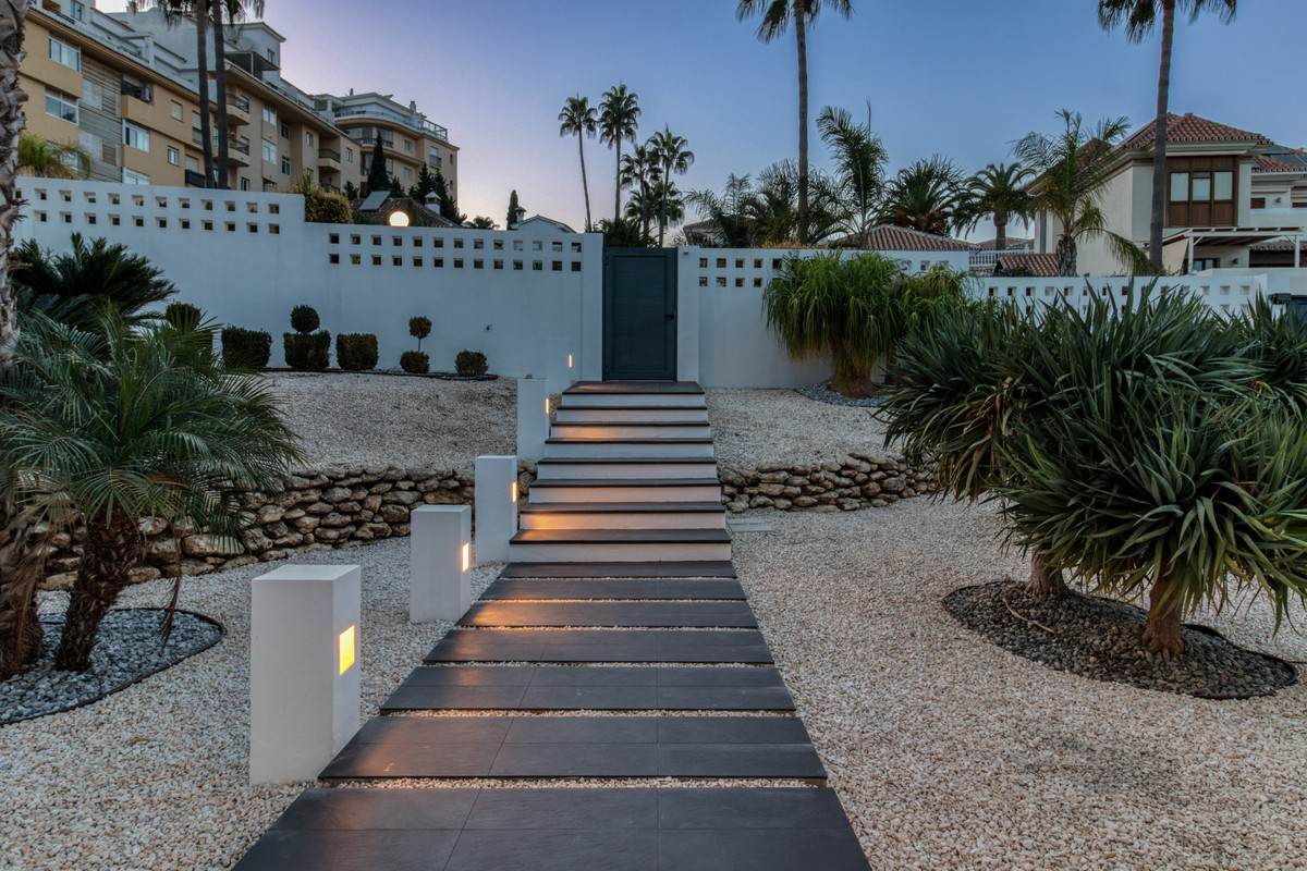 4 Bed Townhouse for sale in La Cala De Mijas Costa Del Sol, Málaga, Spain