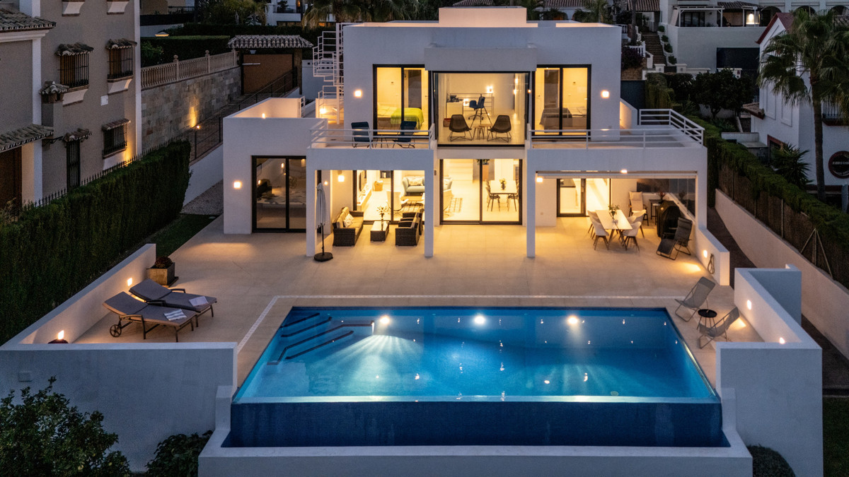4 Bed Townhouse for sale in La Cala De Mijas Costa Del Sol, Málaga, Spain