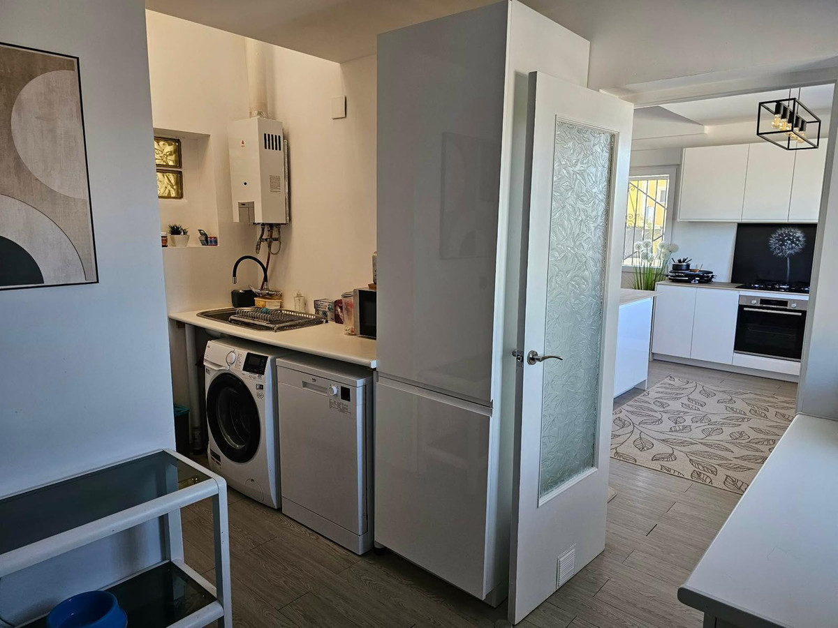 Se vende Villa - Chalet de 4 dormitorios en Costa Blanca, Alicante, España