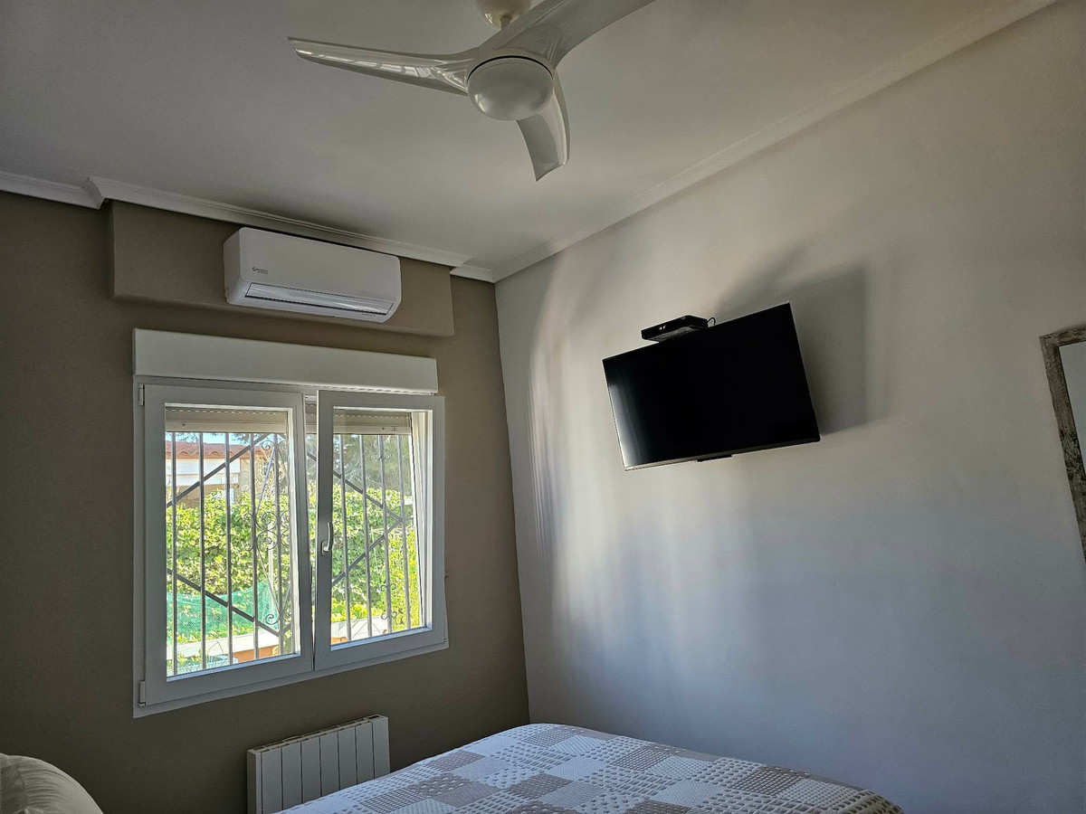 Se vende Villa - Chalet de 4 dormitorios en Costa Blanca, Alicante, España