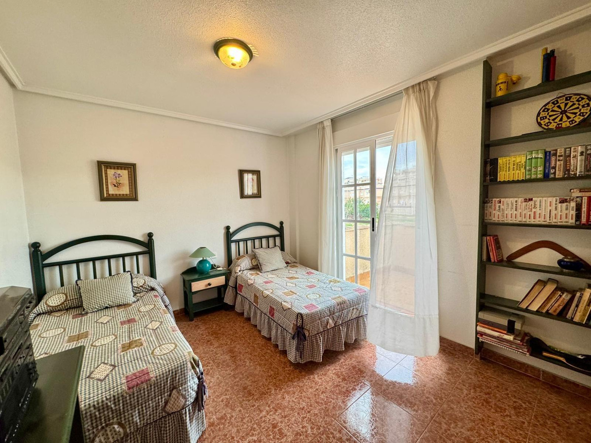 Se vende Villa - Chalet de 3 dormitorios en Costa Blanca, Alicante, España