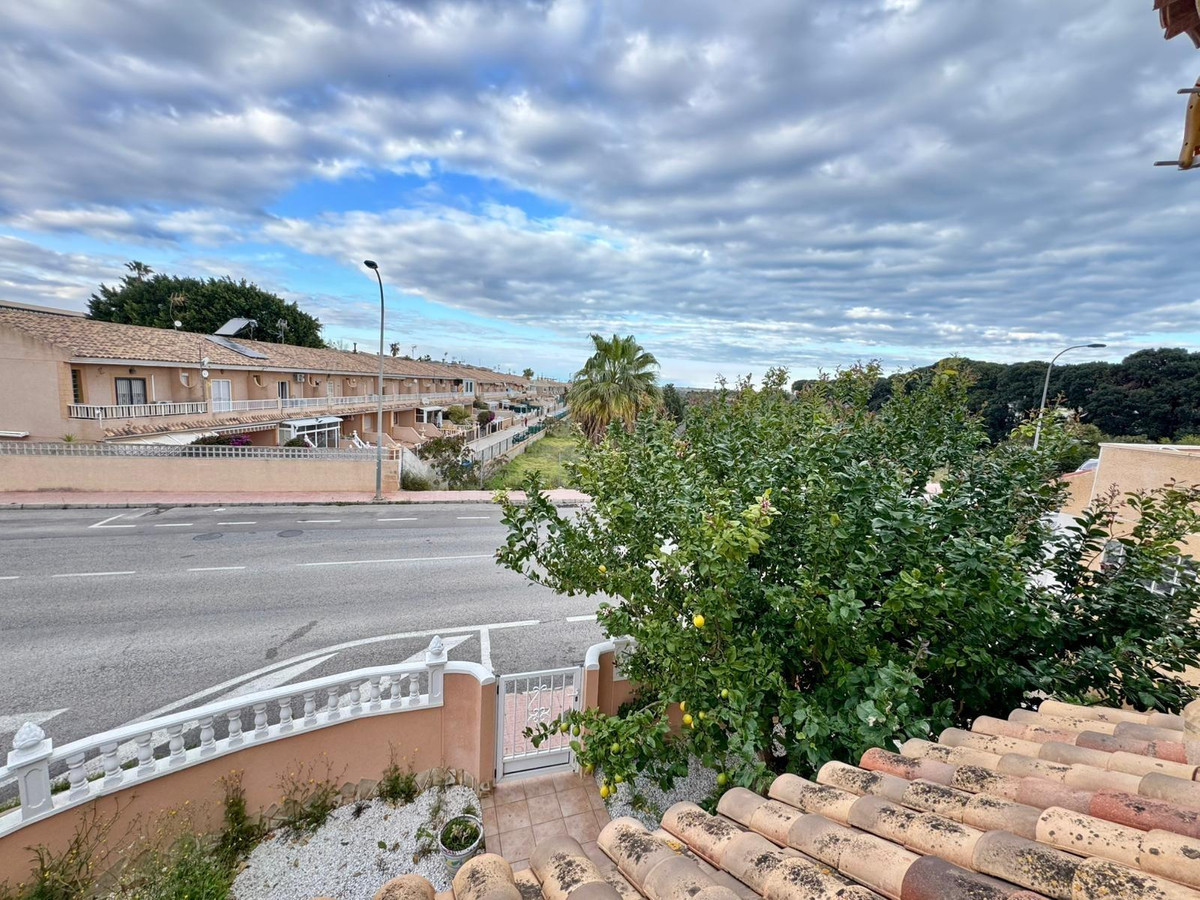 Se vende Villa - Chalet de 3 dormitorios en Costa Blanca, Alicante, España