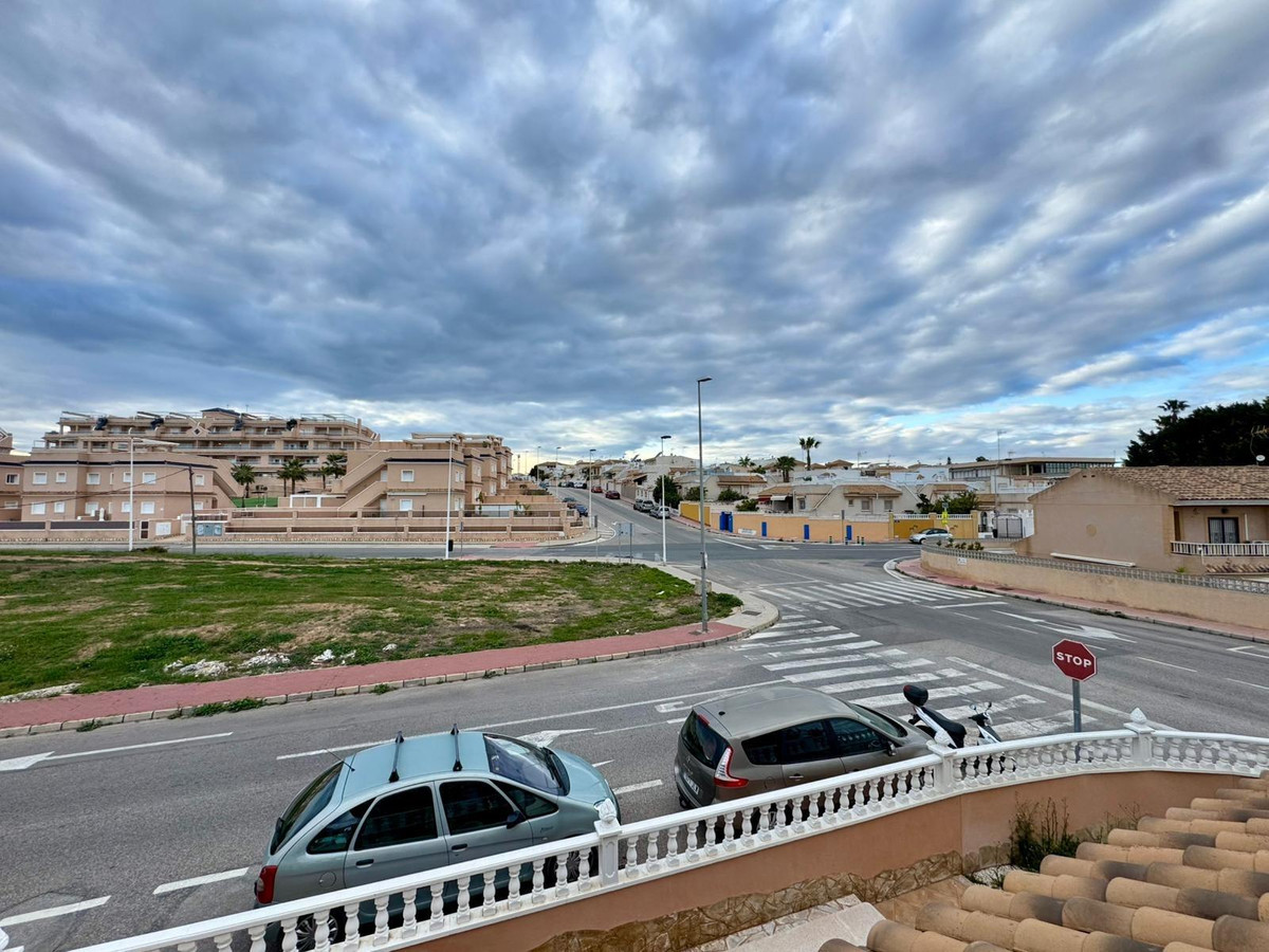 Se vende Villa - Chalet de 3 dormitorios en Costa Blanca, Alicante, España