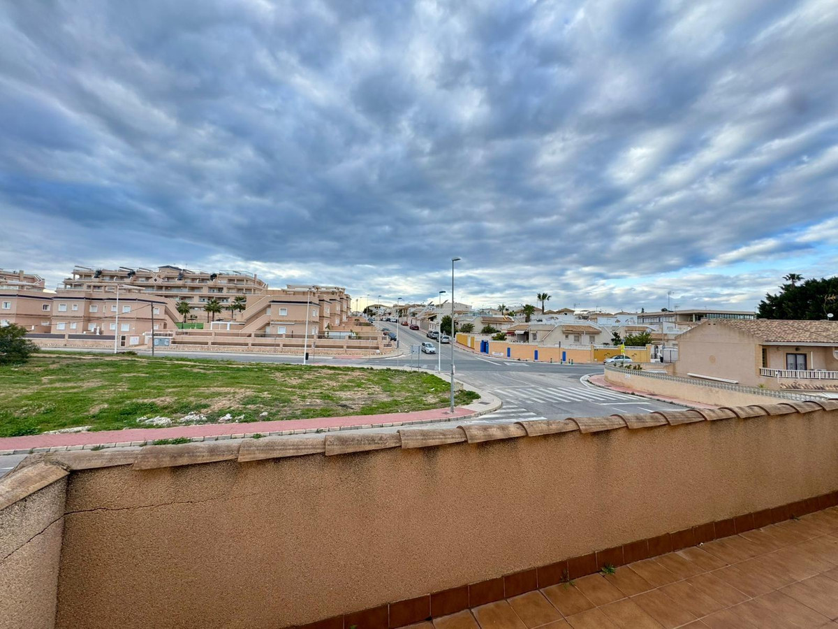 Se vende Villa - Chalet de 3 dormitorios en Costa Blanca, Alicante, España