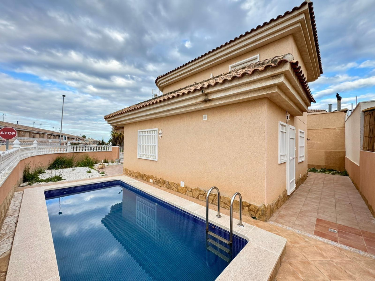 Se vende Villa - Chalet de 3 dormitorios en Costa Blanca, Alicante, España
