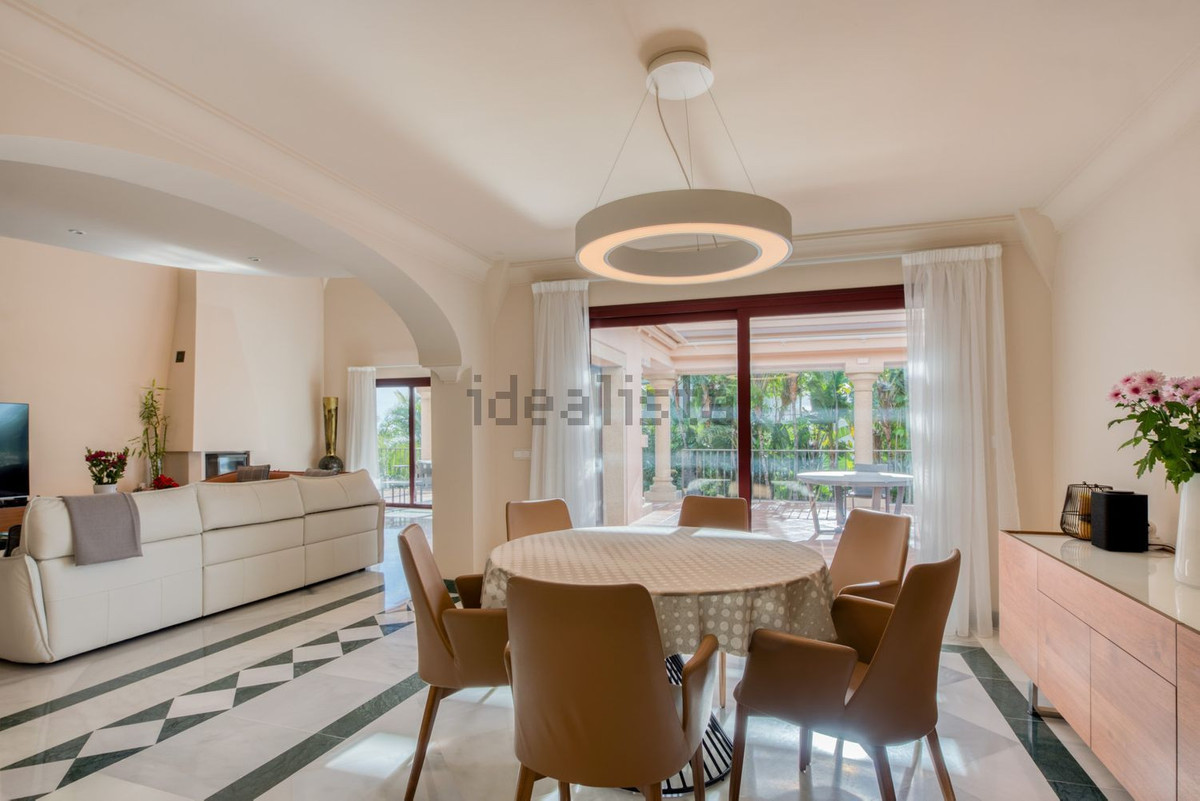5 Bed Townhouse for sale in Los Flamingos Costa Del Sol, Málaga, Spain