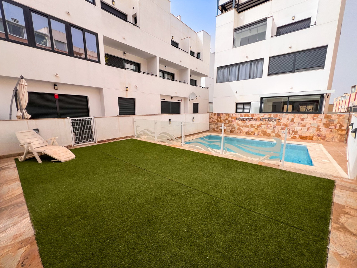 Se vende Apartamento Planta Baja de 3 dormitorios en Costa Blanca, Alicante, España