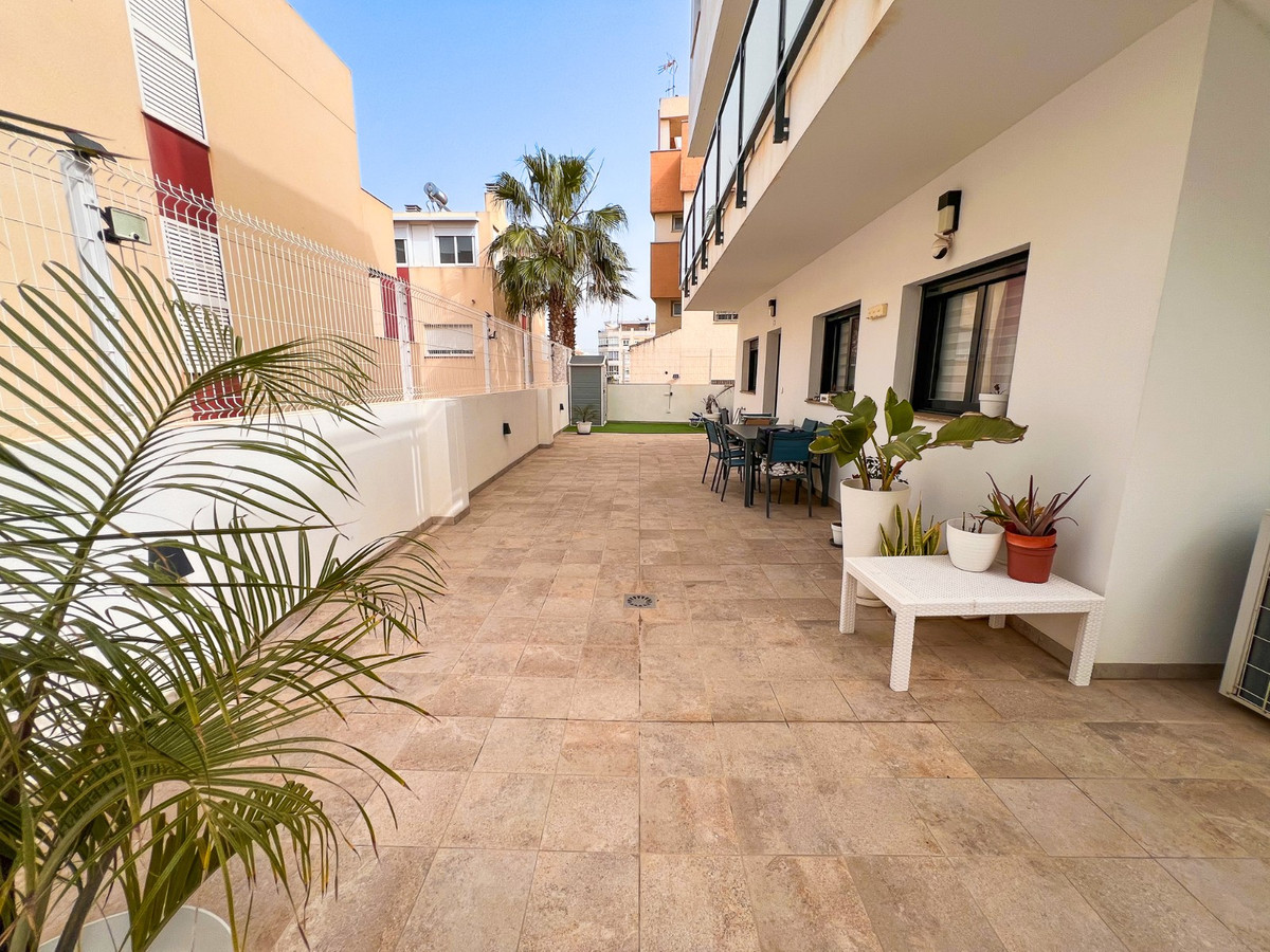 Se vende Apartamento Planta Baja de 3 dormitorios en Costa Blanca, Alicante, España