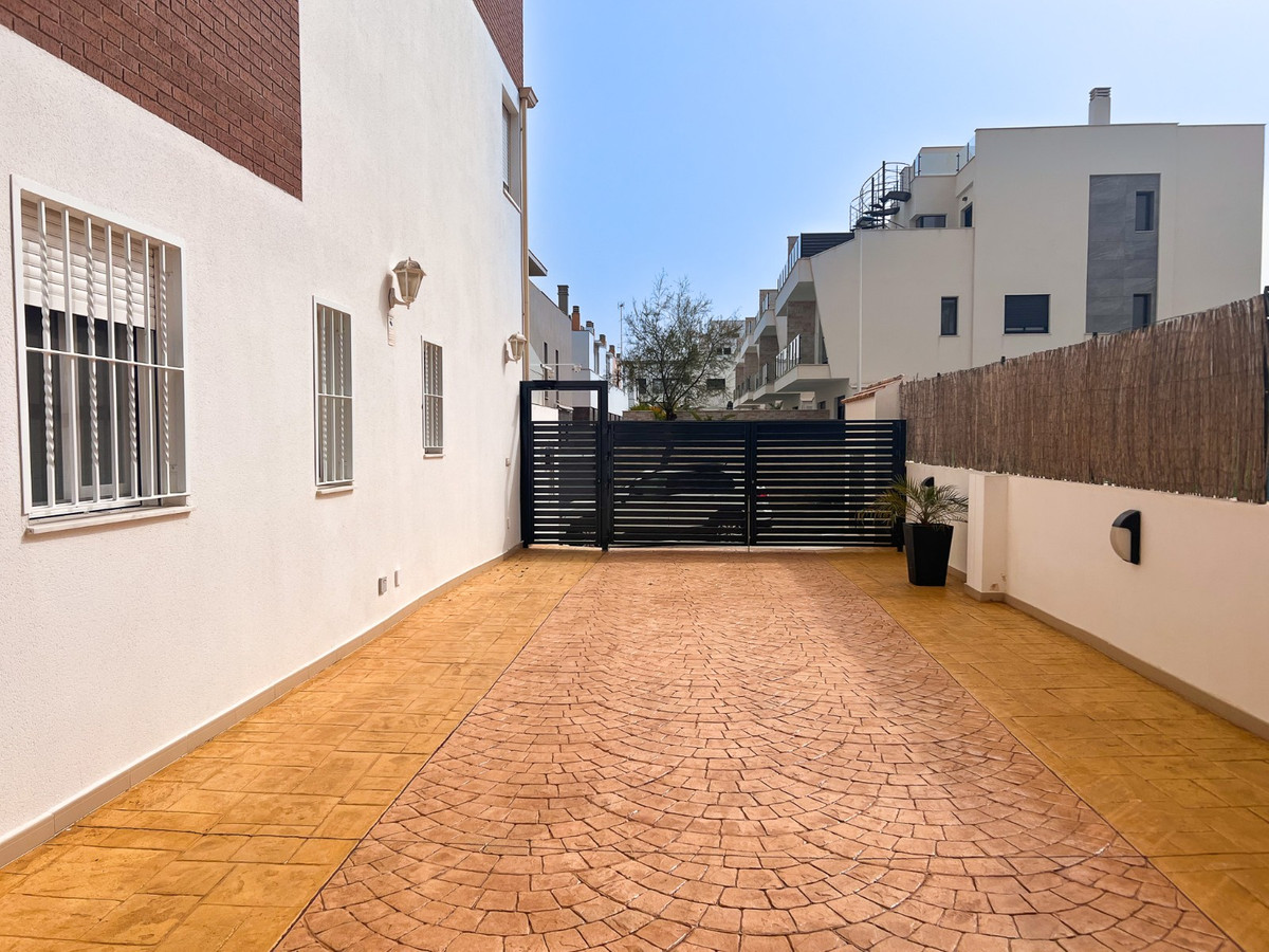 Se vende Apartamento Planta Baja de 3 dormitorios en Costa Blanca, Alicante, España