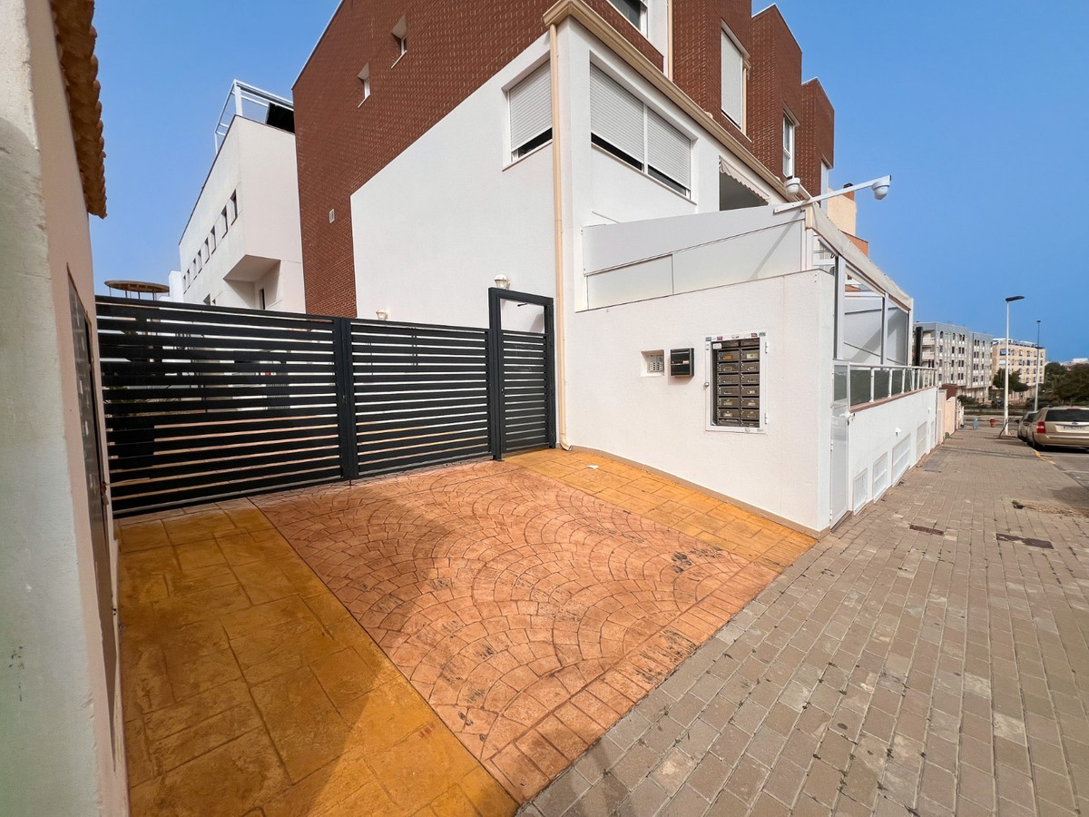 Se vende Apartamento Planta Baja de 3 dormitorios en Costa Blanca, Alicante, España