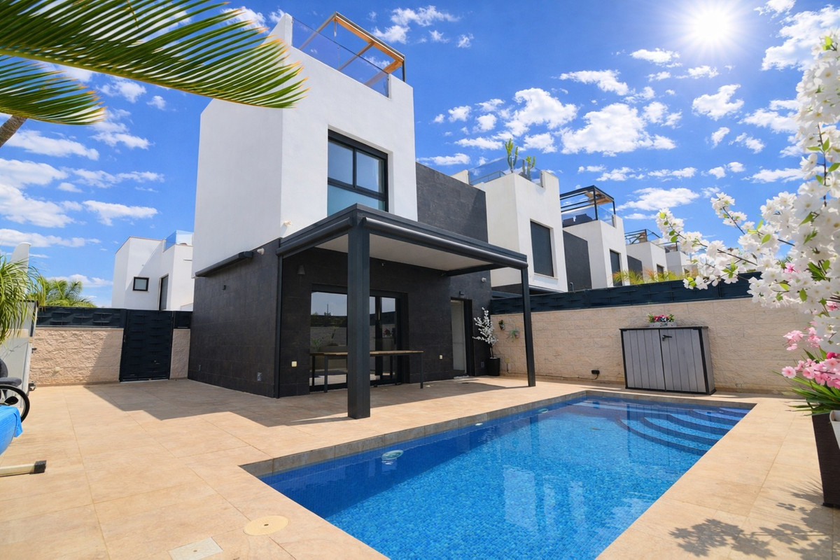 3 Bed Townhouse for sale in Benijofar Costa Blanca, Alicante, Spain