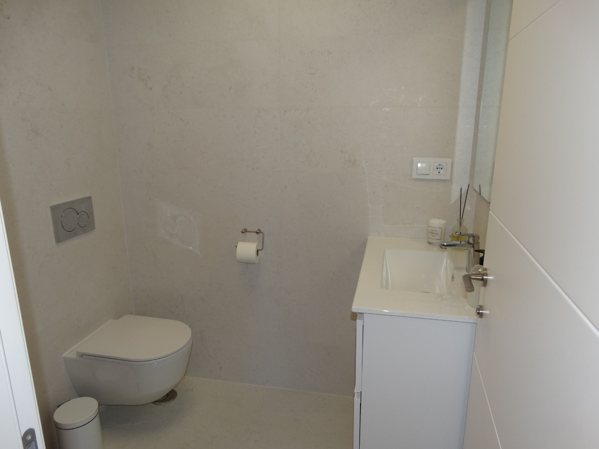 Se vende Apartamento en Planta Última de 3 dormitorios en Costa Blanca, Alicante, España
