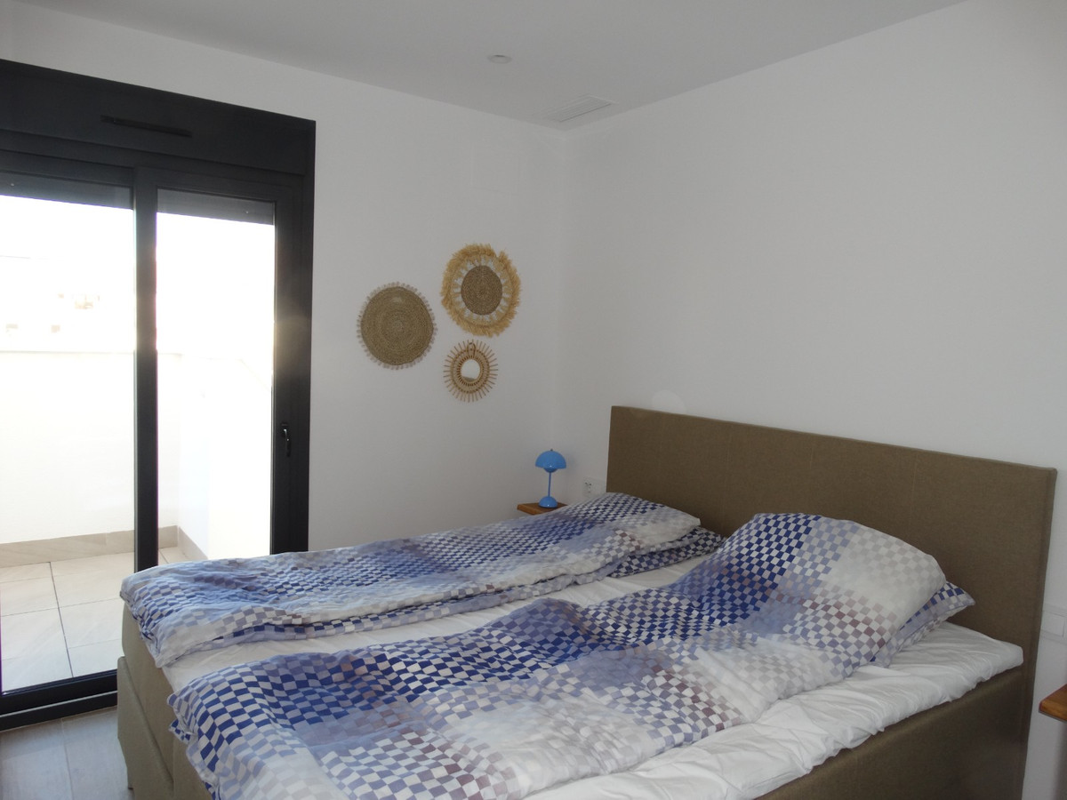 Se vende Apartamento en Planta Última de 3 dormitorios en Costa Blanca, Alicante, España