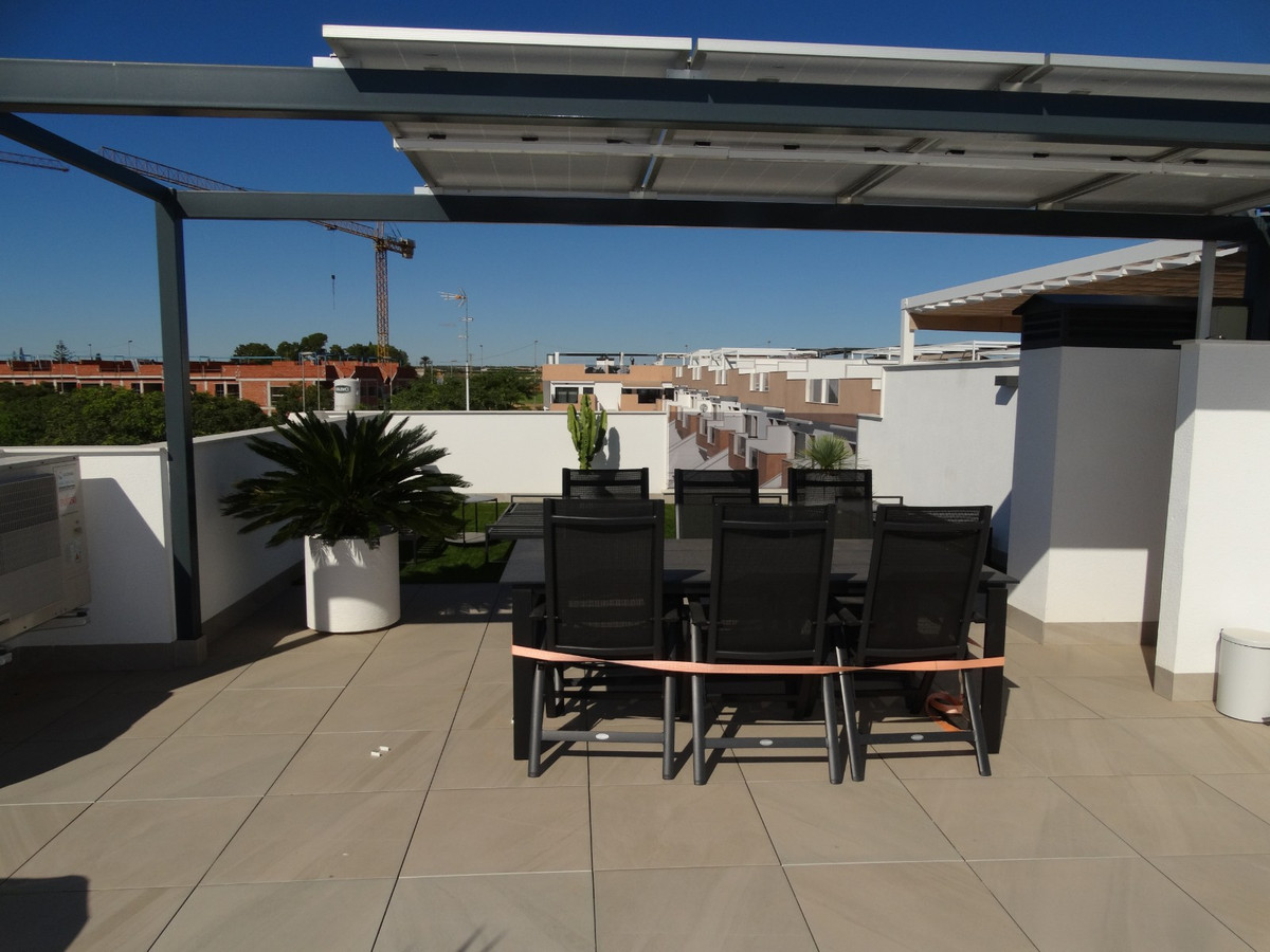 Se vende Apartamento en Planta Última de 3 dormitorios en Costa Blanca, Alicante, España