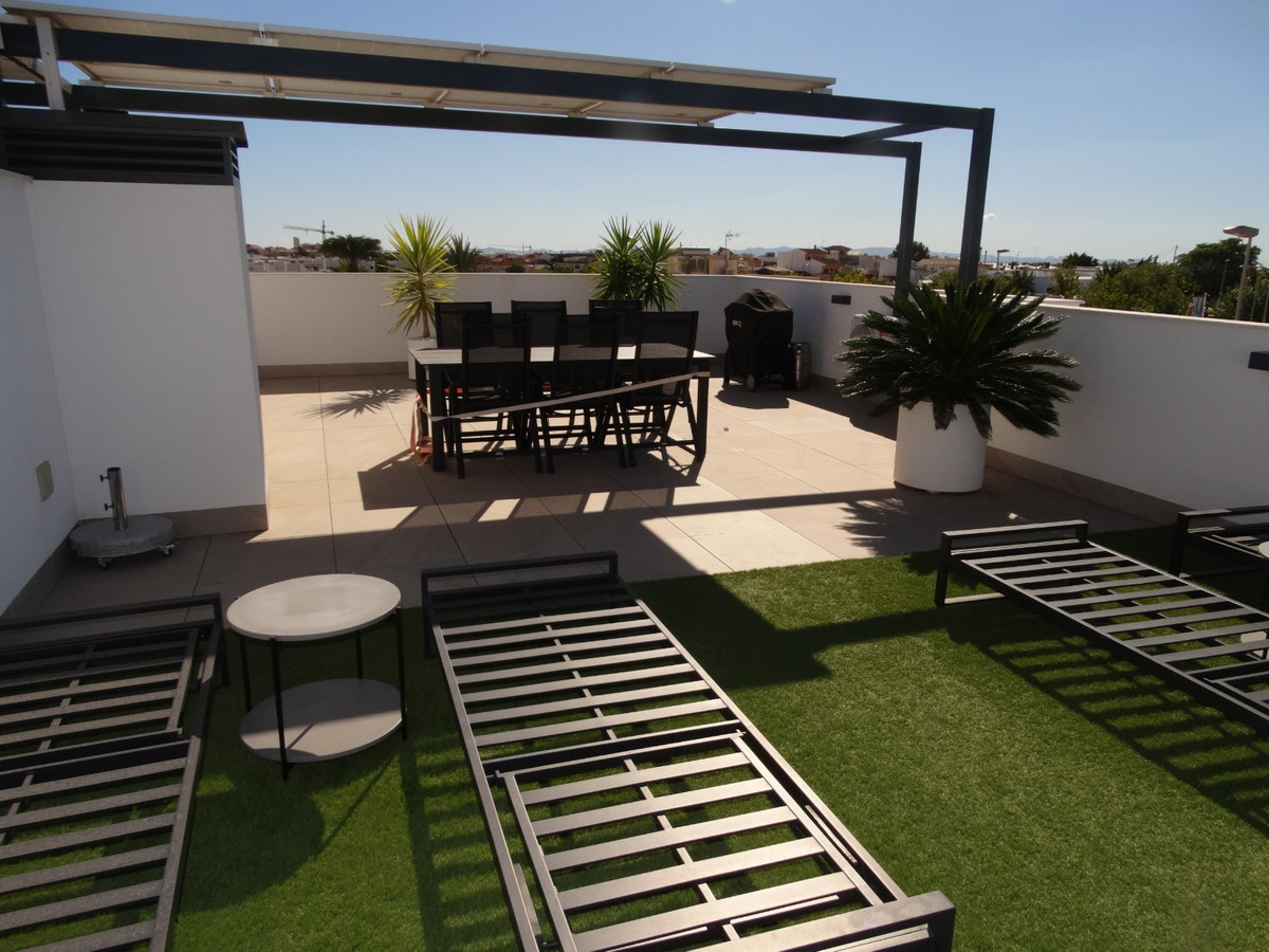 Se vende Apartamento en Planta Última de 3 dormitorios en Costa Blanca, Alicante, España