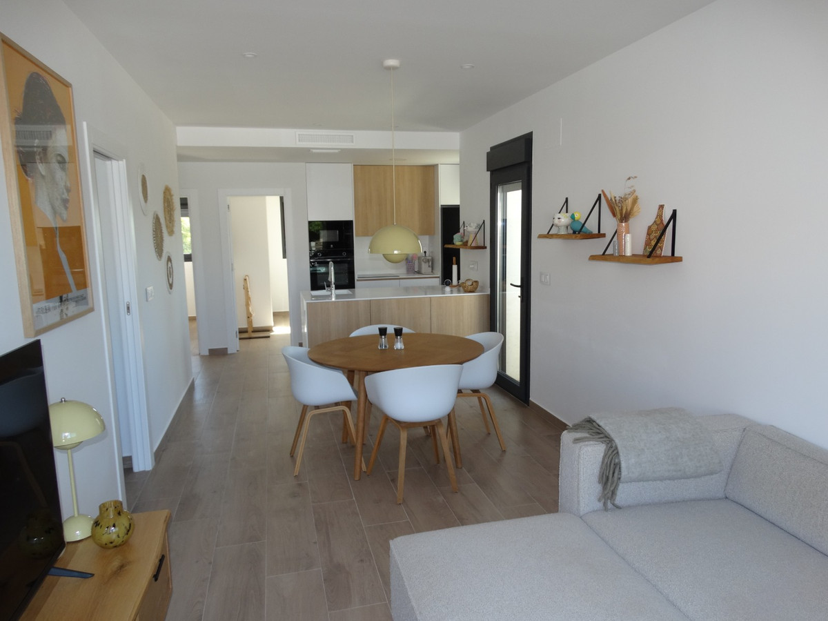 Se vende Apartamento en Planta Última de 3 dormitorios en Costa Blanca, Alicante, España