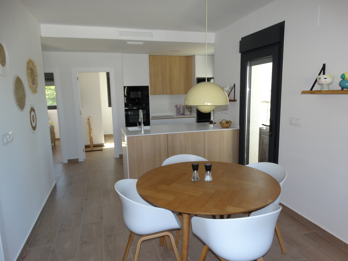 Se vende Apartamento en Planta Última de 3 dormitorios en Costa Blanca, Alicante, España