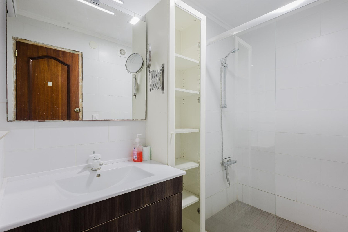 Se vende Apartamento Planta Media de 3 dormitorios en Costa Blanca, Alicante, España