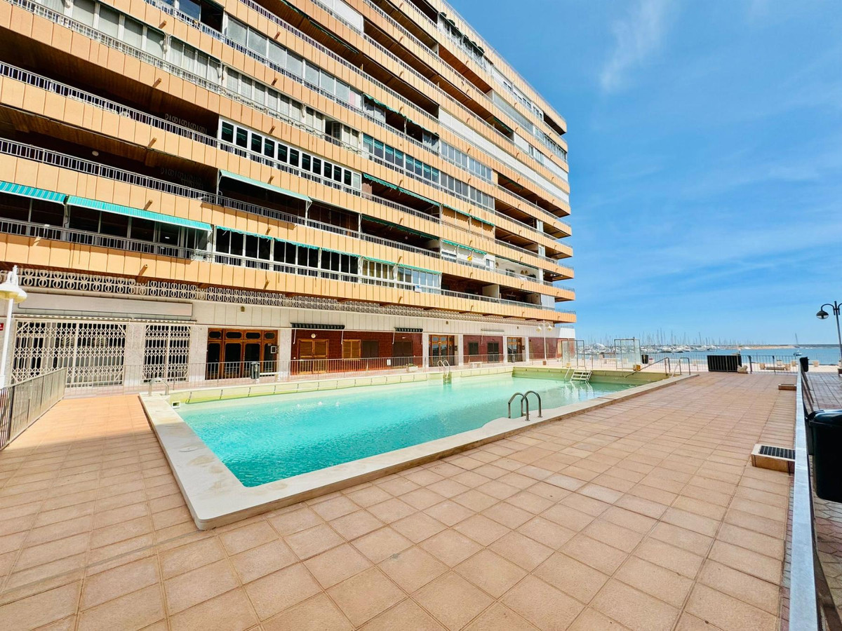 Se vende Apartamento Planta Media de 3 dormitorios en Costa Blanca, Alicante, España