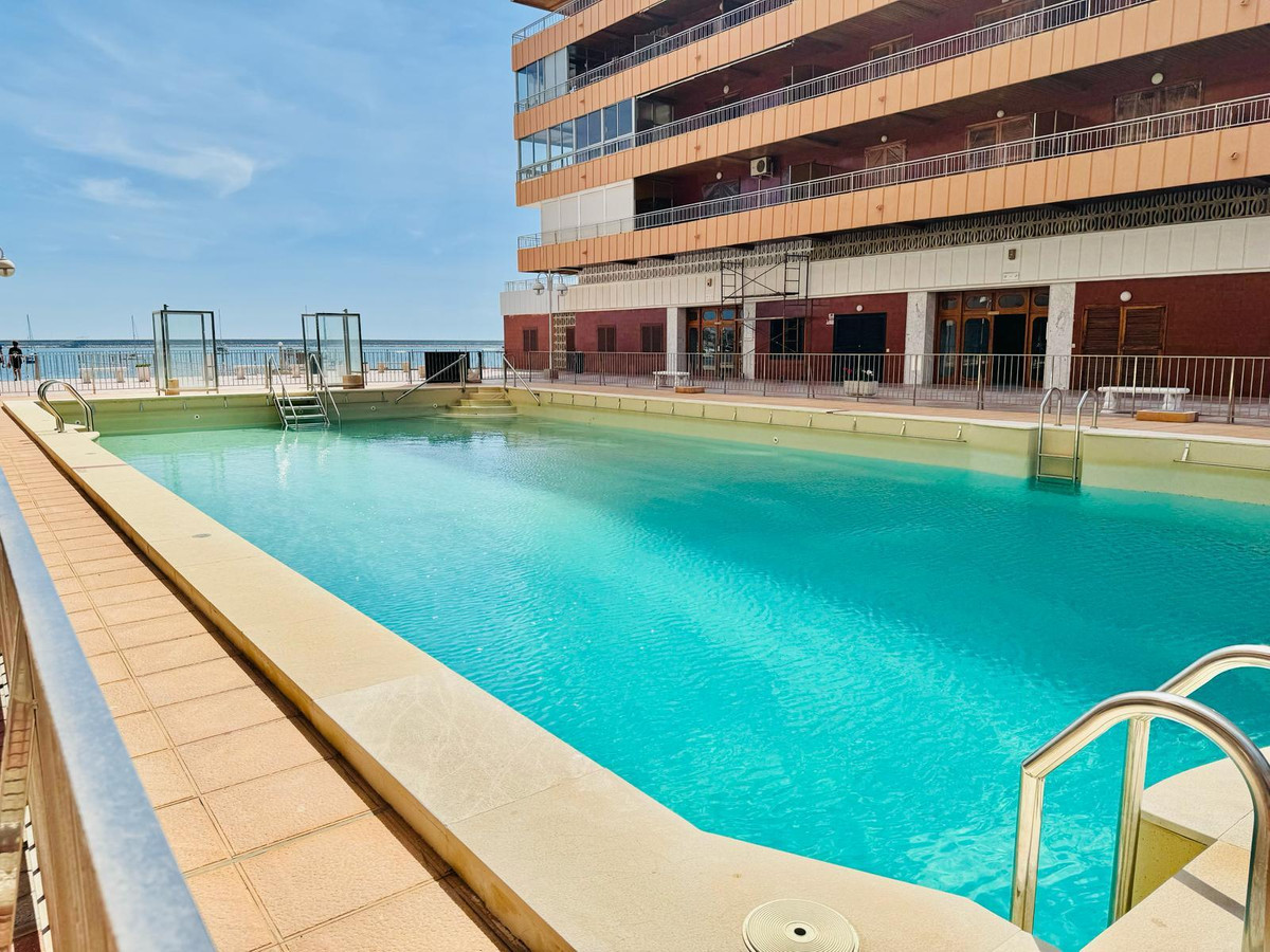 Se vende Apartamento Planta Media de 3 dormitorios en Costa Blanca, Alicante, España