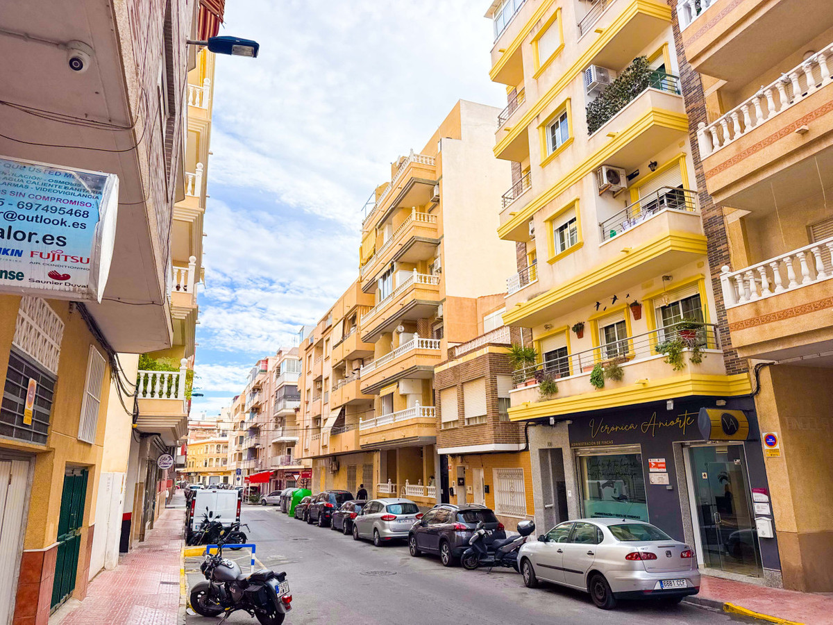 Se vende Apartamento Planta Baja de 3 dormitorios en Costa Blanca, Alicante, España
