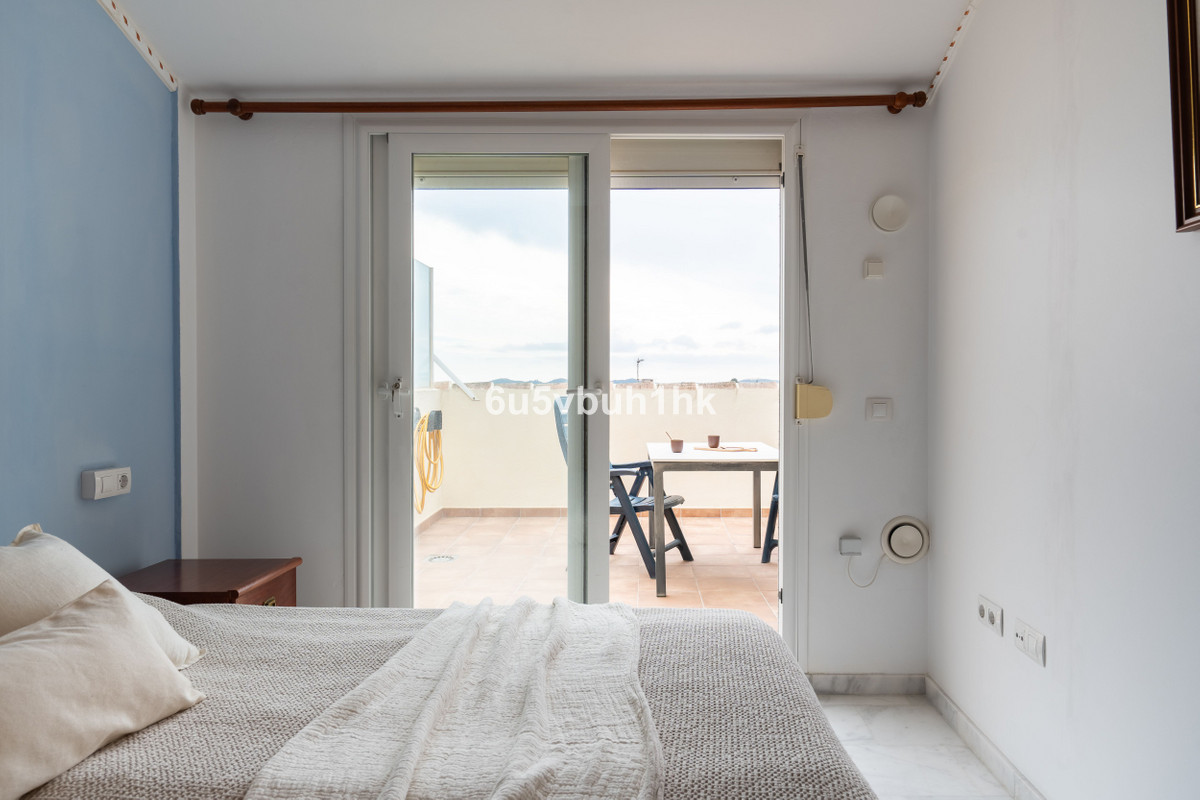 2 Bed Apartment for sale in Fuengirola Costa Del Sol, Málaga, Spain