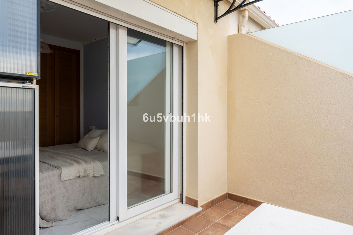 2 Bed Apartment for sale in Fuengirola Costa Del Sol, Málaga, Spain