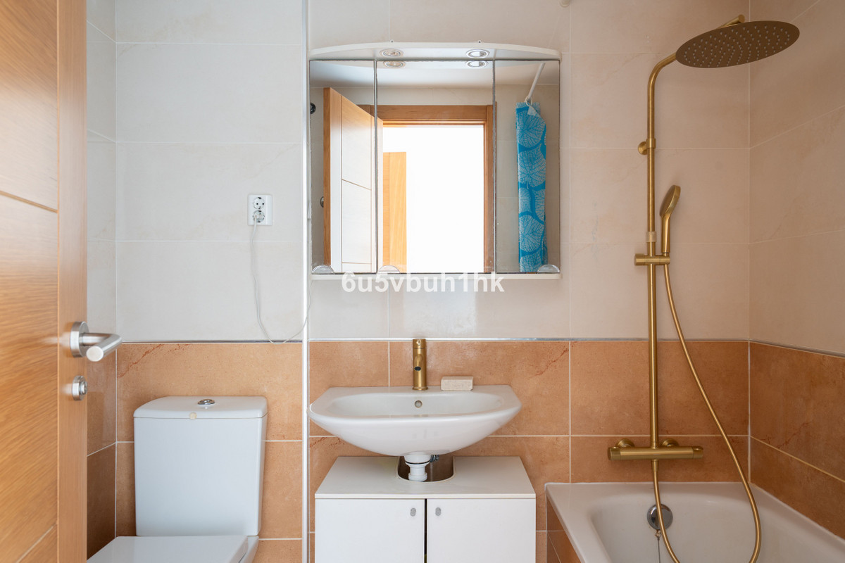 2 Bed Apartment for sale in Fuengirola Costa Del Sol, Málaga, Spain