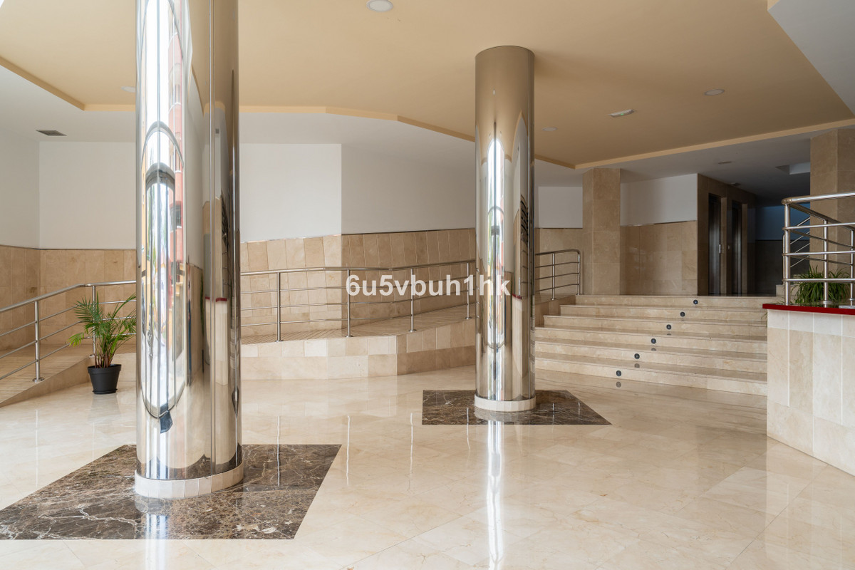 2 Bed Apartment for sale in Fuengirola Costa Del Sol, Málaga, Spain