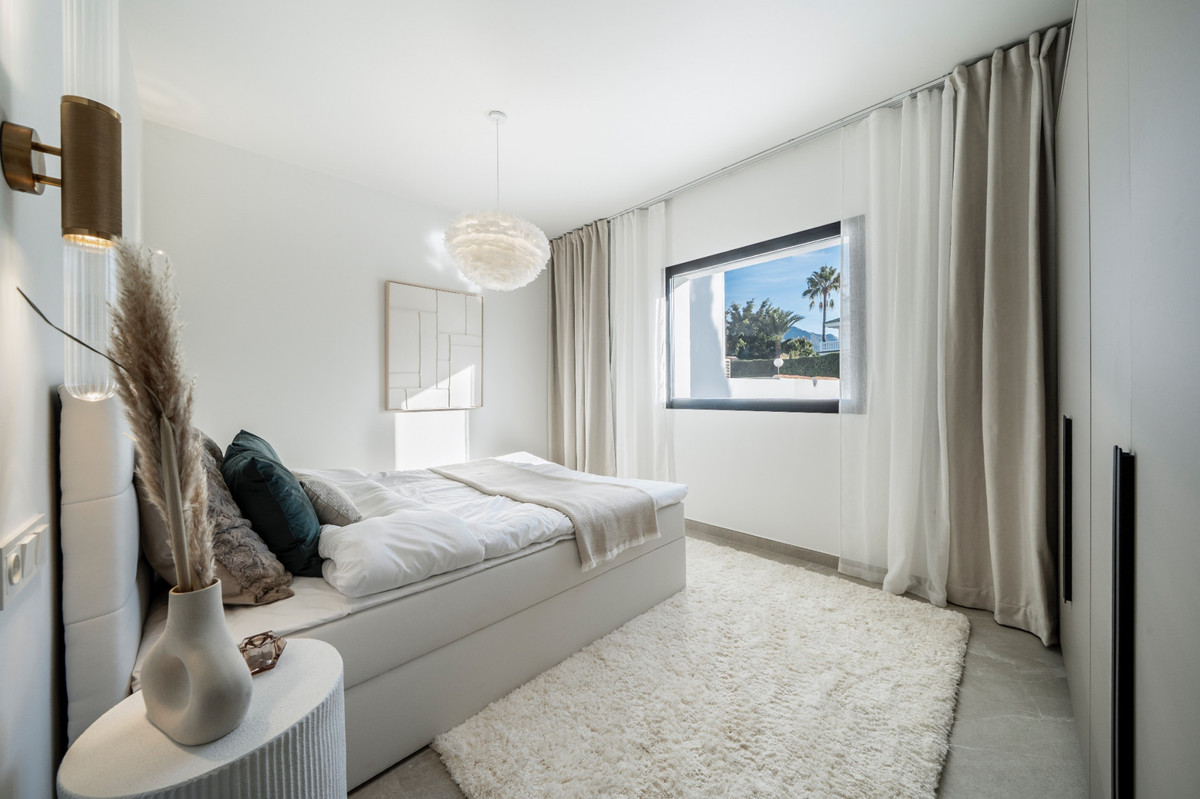 4 Bed Townhouse for sale in Nueva Andalucía Costa Del Sol, Málaga, Spain