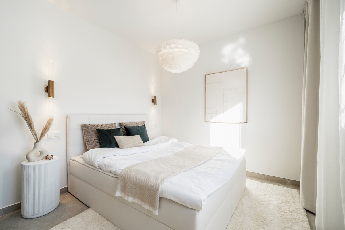 4 Bed Townhouse for sale in Nueva Andalucía Costa Del Sol, Málaga, Spain