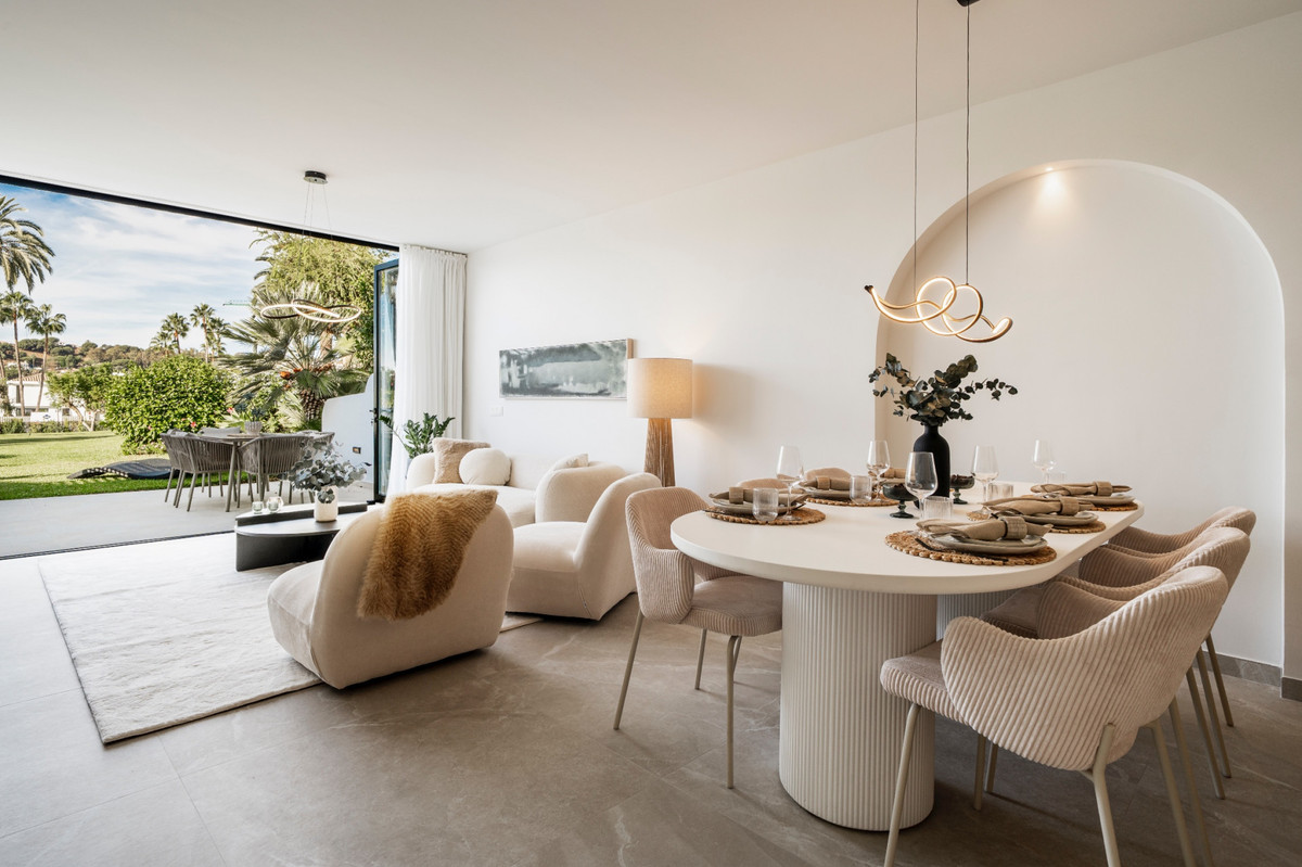 4 Bed Townhouse for sale in Nueva Andalucía Costa Del Sol, Málaga, Spain