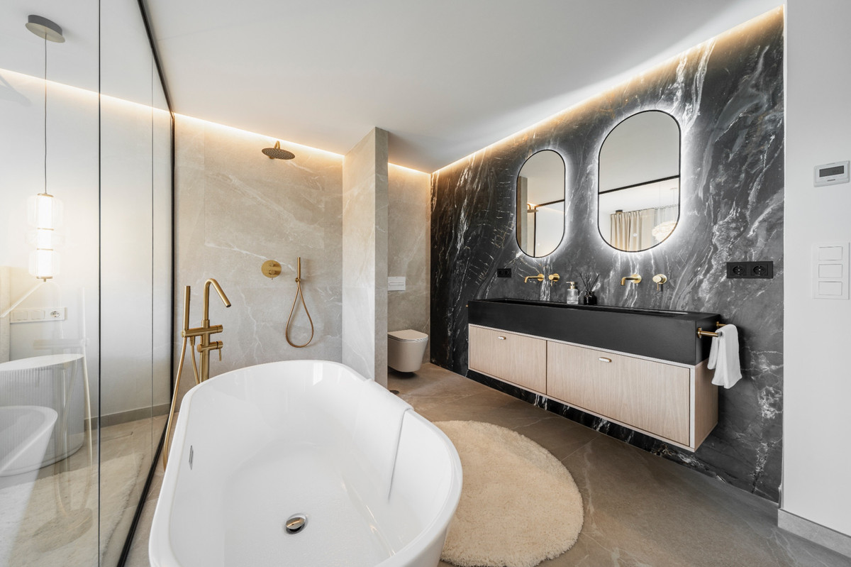 4 Bed Townhouse for sale in Nueva Andalucía Costa Del Sol, Málaga, Spain