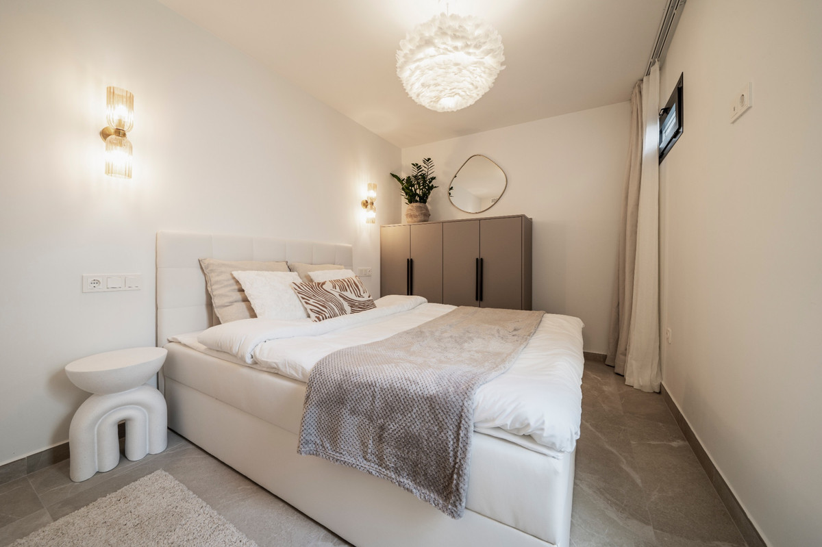 4 Bed Townhouse for sale in Nueva Andalucía Costa Del Sol, Málaga, Spain