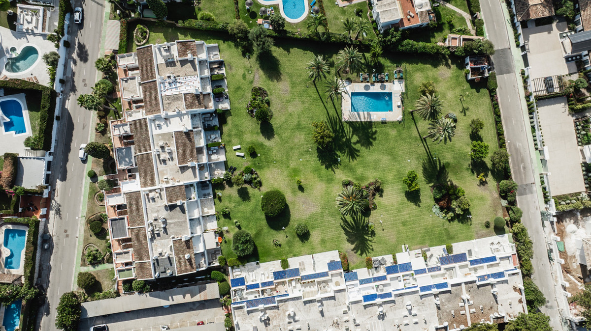 4 Bed Townhouse for sale in Nueva Andalucía Costa Del Sol, Málaga, Spain